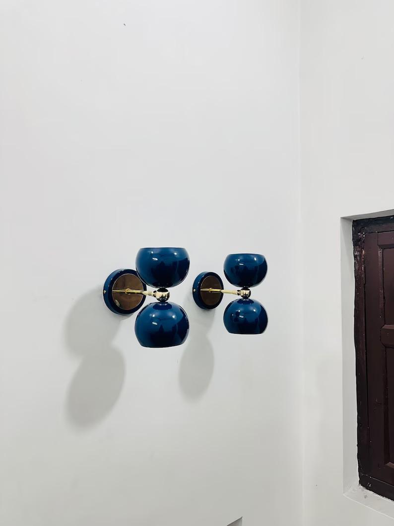 

Brass Diabolo Wall Sconce Pair: Mid-Century Modern Italian Lighting синій
