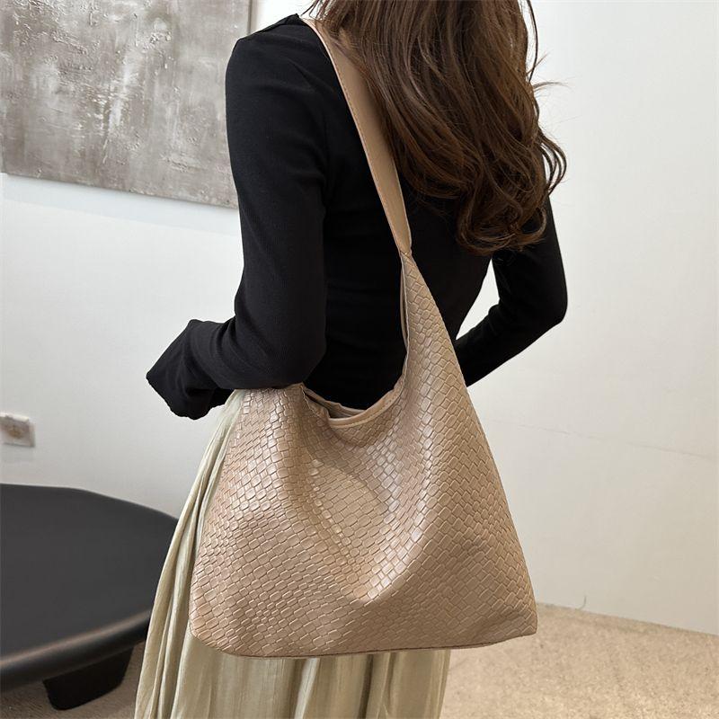 Large Capacity Women's Bag Fashionable Versatile Shoulder Underarm Bag High-end Commuter Tote Bag