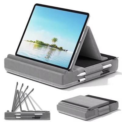 Polštářový stojan na tablet s úložným prostorem Skládací držák na iPad do postele a na klín a na stůl Nastavitelný úhel Měkká podložka Dok s držákem na stylus