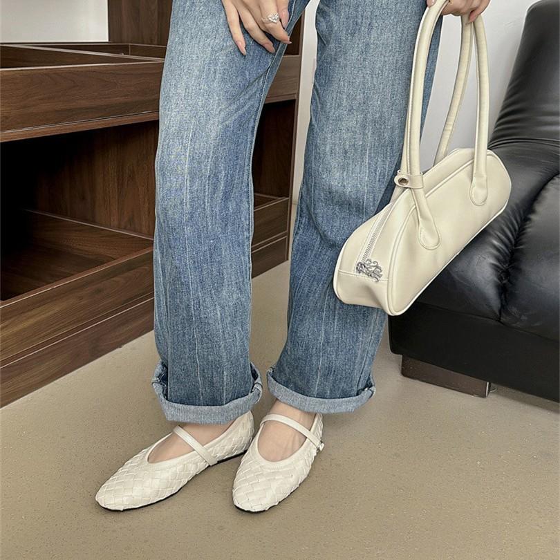 French inner height increase gold retro Mary Jane shoes women's 2025 spring new shallow mouth one-word buckle belt woven single shoes