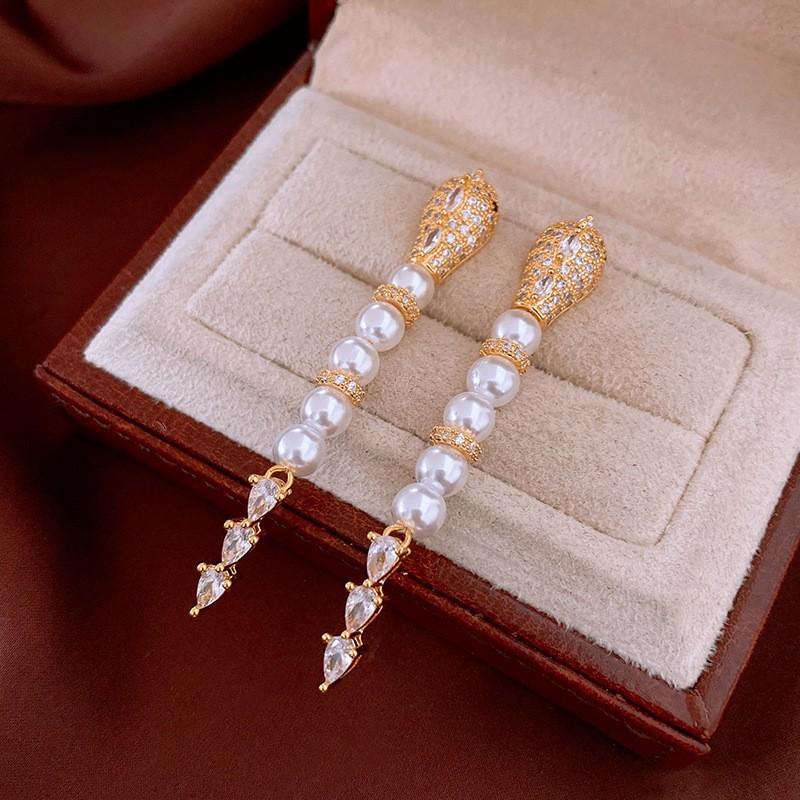 Medieval Vintage Silver Needle Retro High-end Earrings Light Luxury Versatile Earrings Court Style Niche Earrings