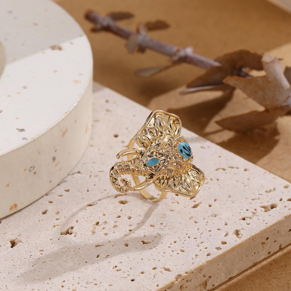 Exquisite Retro Bohemian Elephant Turquoise Ring – Hot-Selling European and American Style