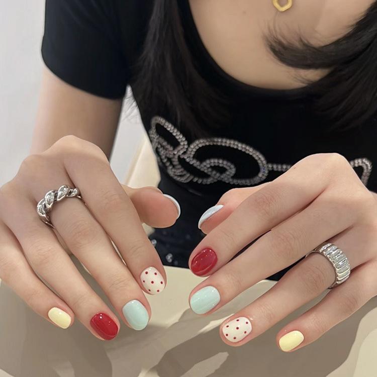 

BEPAN 24Pcs Fake Nail Set French Gold-Trimmed Nails Elegant and Fashionable Short Nails Suitable for Women and Girls Press-On Nail Tip