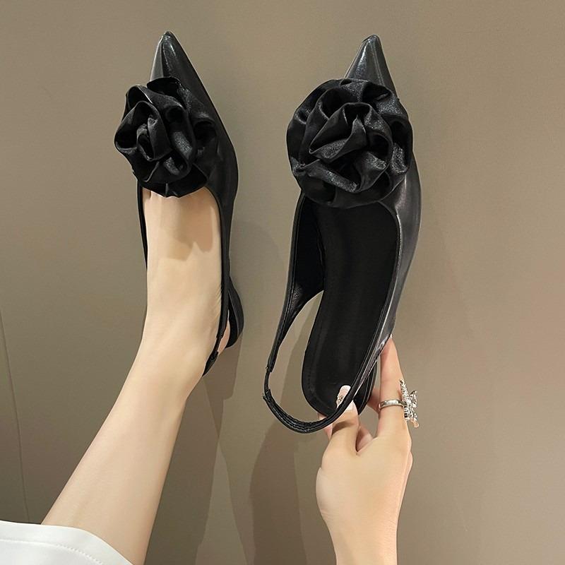 Pointed flat-soled single shoes women's spring and summer new fashion temperament celebrity sandals