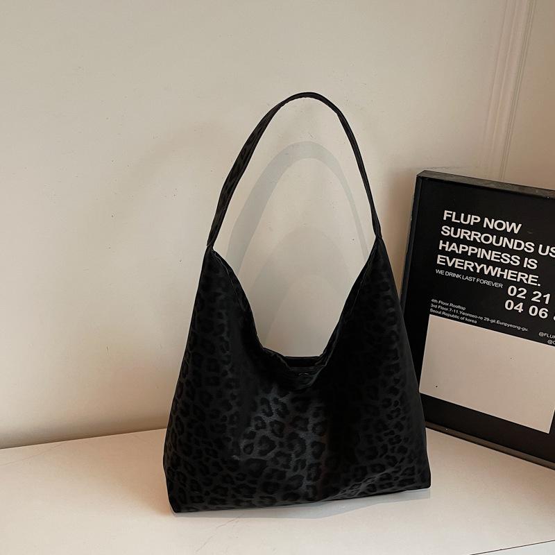 Commuter Retro Matte Leopard Print Bag Autumn New Fashionable Large-capacity Shoulder Bag Bucket Bag