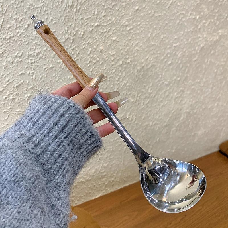 

Суповая ложка из нержавеющей стали с деревянной ручкой, ложка-дуршлаг, бытовая ложка для кастрюли, половник, ложка-дуршлаг, ложка для фильтрации масла soup spoon