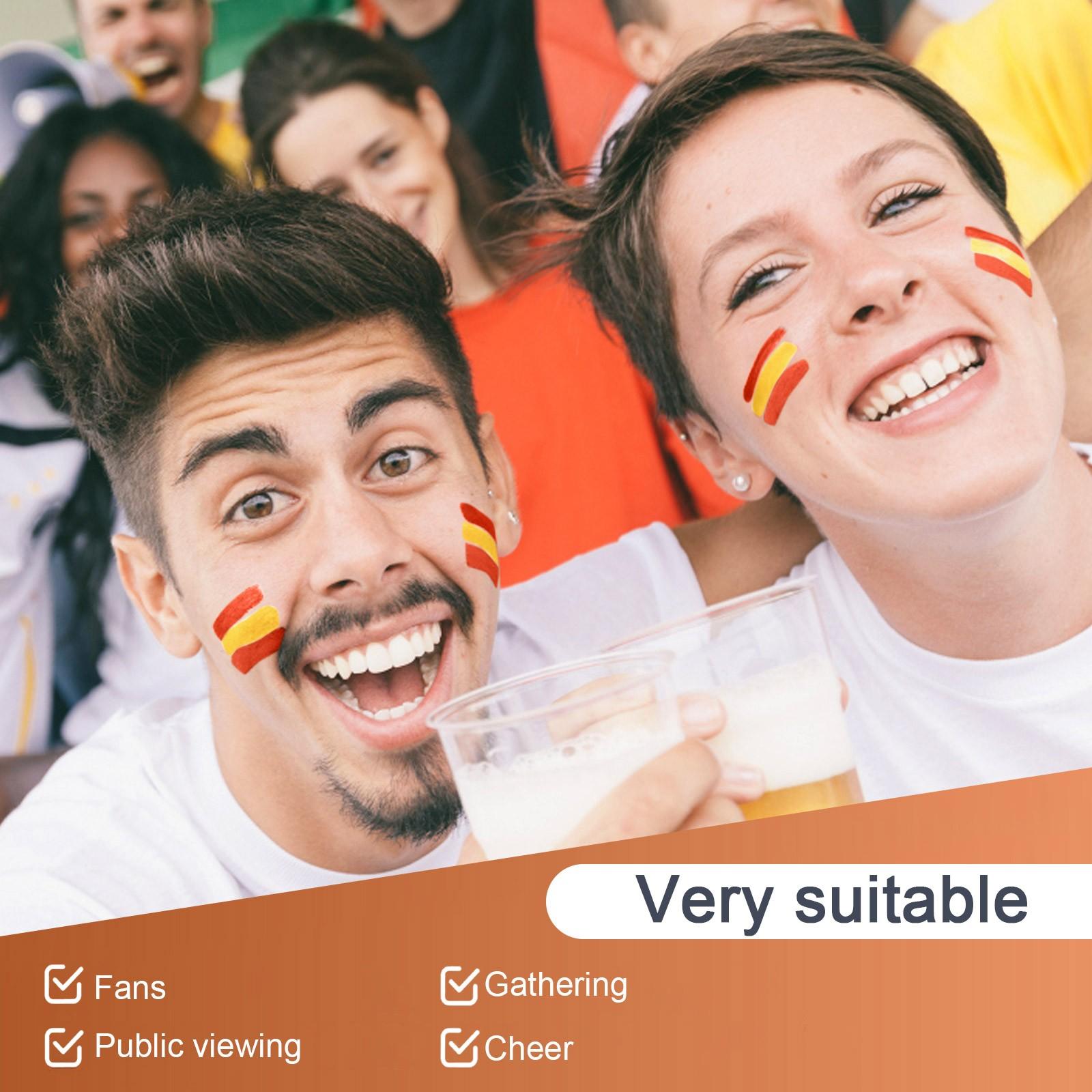 

Лицо и тело футбольных болельщиков легко очищать в течение длительного времени с помощью окрашенной косметики. One Size