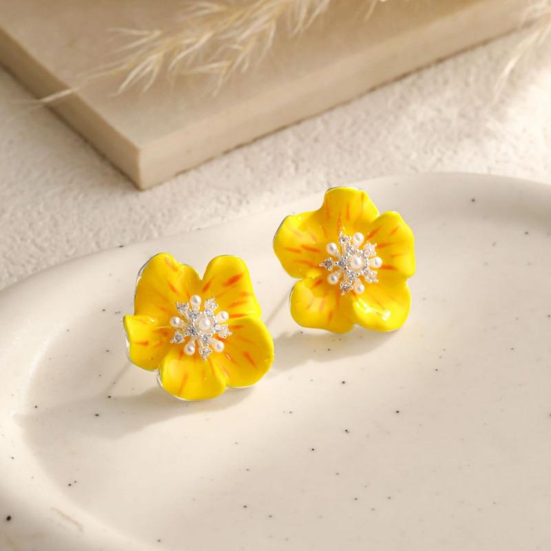 1PAIR Yellow Oil Dripping Begonia Flower Stud Earrings Are Popular, Fashionable, Fresh and Sweet Earrings, Unique and Beautiful Design Earrings.
