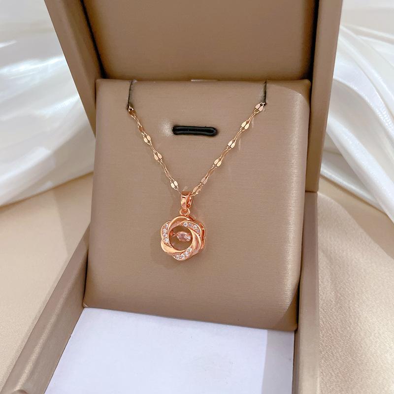 Colar Feminino Versátil Corrente para Clavícula Corrente de Aço Titânio Reencarnação Rotativa Luz Inteligente Temperamento de Luxo Deslumbrante Cheio de Diamantes