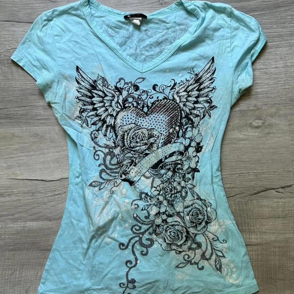 TrendHub Y2k Estetyka Vintage Kwiatowe Skrzydła Nadruk Koszulka Grunge Gotycka Damska Krótki Top Letni Dopasowany Harajuku Dekolt V Koszulka Femme Streetwear