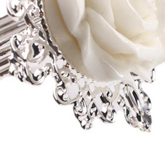 6Pcs Attractive Rose Napkin Fine Workmanship Buttons Beautifully Decorative White Bloom Flower Rose Serviette Towel