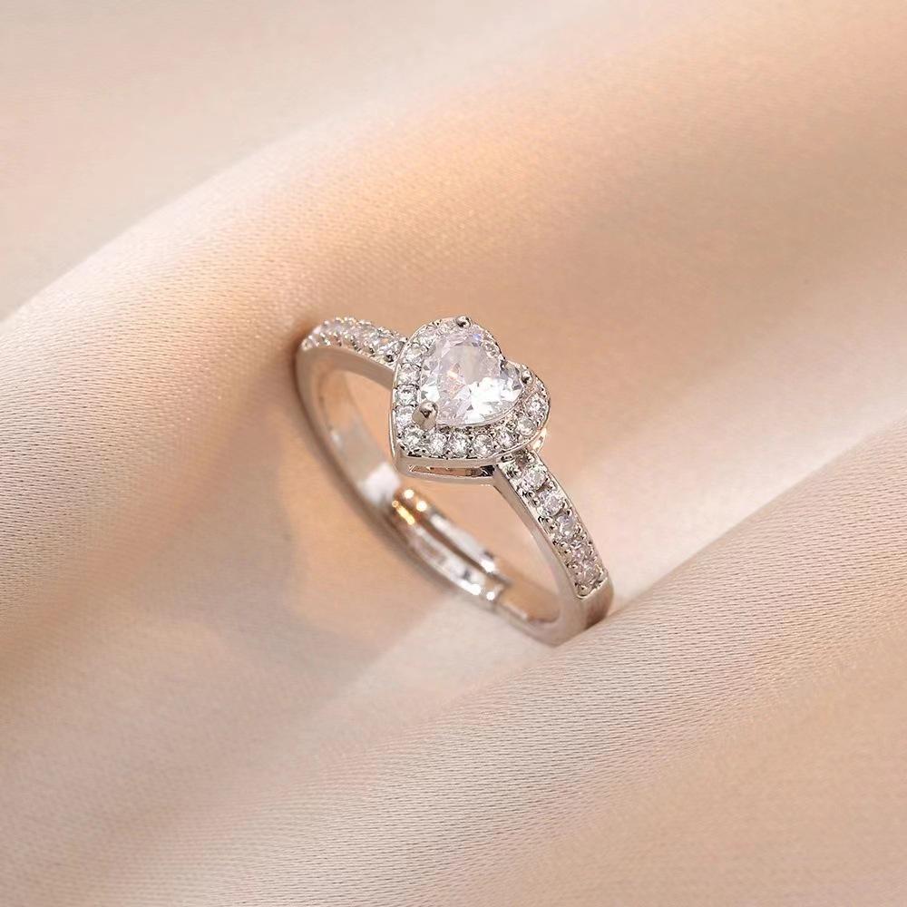 

A niche, high-end, personalized, fashionable, and adjustable heart-shaped ring for women opening adjustable білий