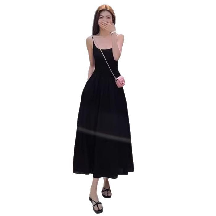 Temperament suspender dress women's 2026 new summer high-end feeling waist and thin inner suspender dress women's clothing