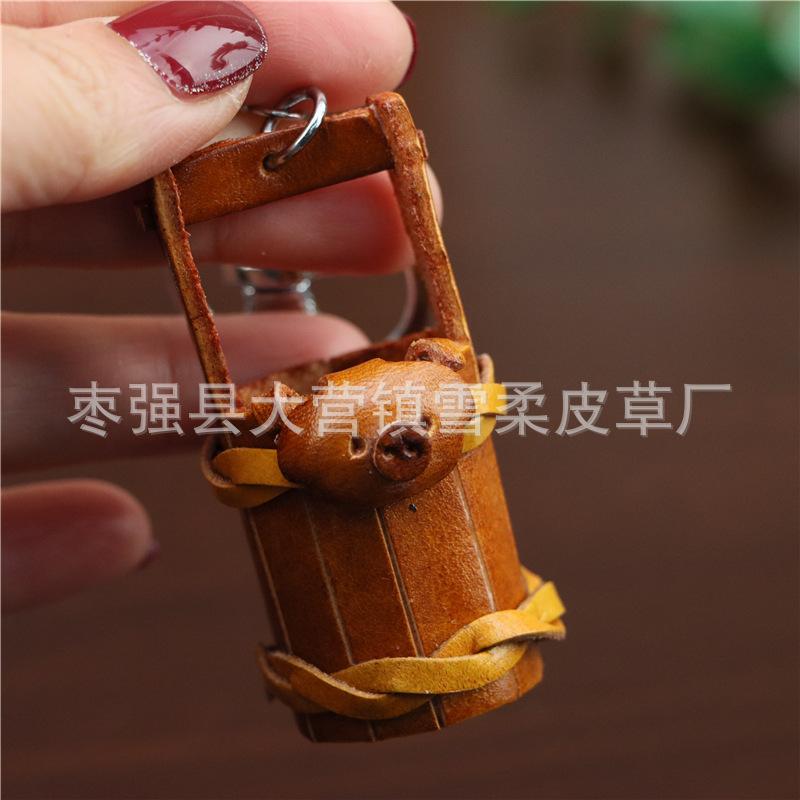 First Layer Cowhide Koala Bucket Keychain Pendant, Locomotive Car Key Chain Accessories, Bag Pendant, Cute Trendy Ride