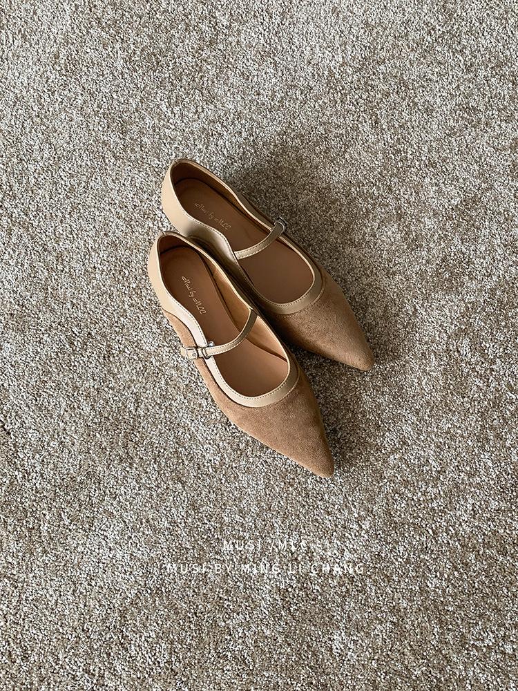 

In the autumn of 2025, the new single shoes will increase the height of the one-word belt by 2CM pointed Mary Jane shoes. 39