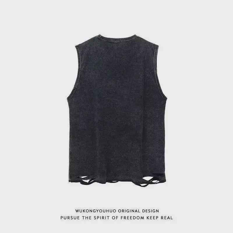 Trendy herreermløs hiphop-vest: Moderne High Street-mote