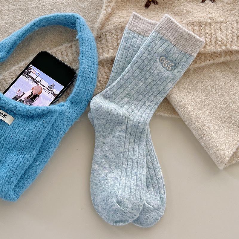 Season Socks Color Matching Medium Tube Socks Fleece Thickened Warm Wool Socks Embroidered Letters Retro Stacking Socks Women