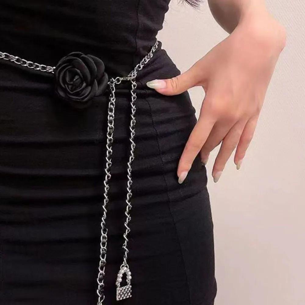 1PC Lady Camellia Waist Chain for Women High-end Black & White Flower Body Chains Jeans Dress Jewelry Decoration Wholesale