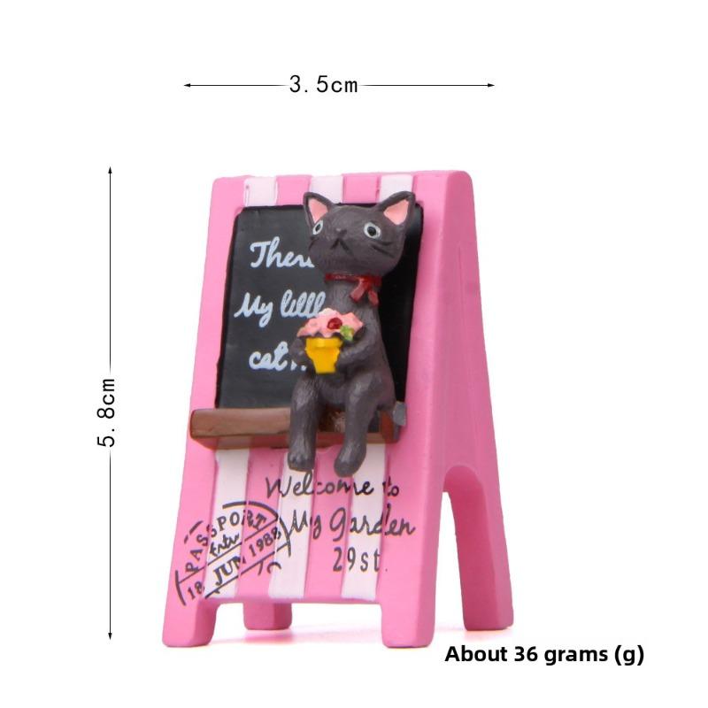 

A Fresh and Cute Puppy and Cat Sitting on A Blackboard Billboard, Gardening Succulents, Flower Arrangements, Micro-landscape Design Figurines рожевий