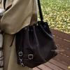 2025 Women's Retro Versatile Backpack: Large-Capacity Shoulder & Bucket Bag for Autumn/Winter Commuting