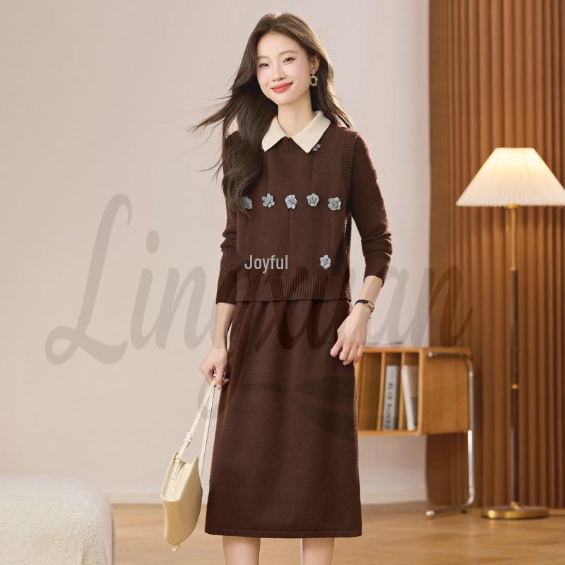 

Women s High-End Lapel Knit Vest Dress: 2026 Autumn/Winter Stylish Age-Reducing Sweater Two-Piece Set Medium кавовий