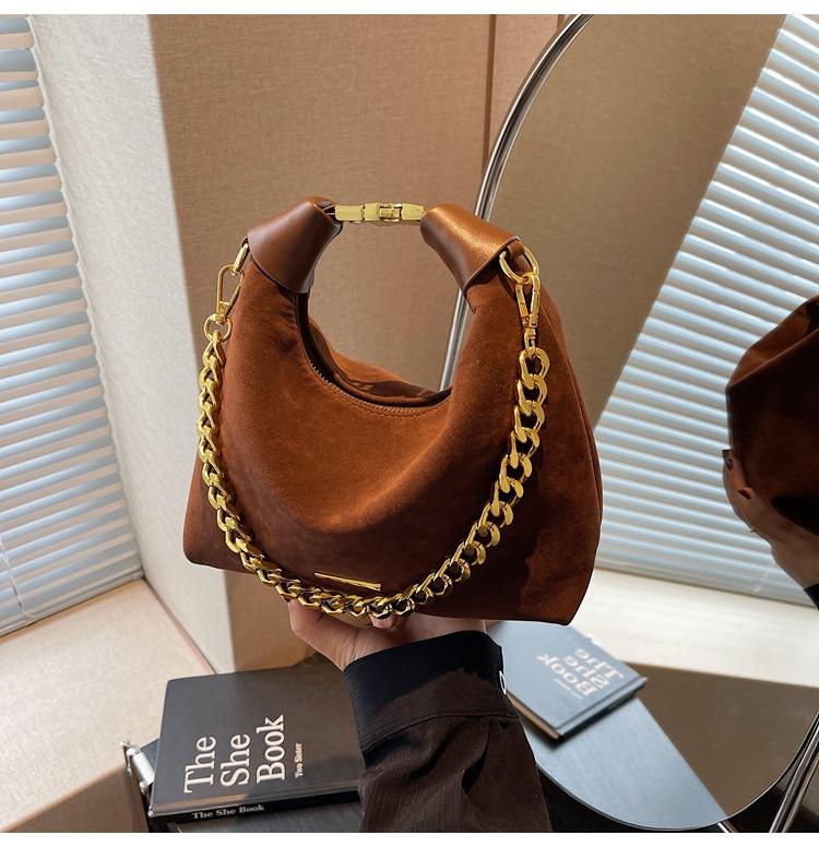 

Niche design texture commuter portable small bag women 2025 winter new retro chain messenger bag dumpling bag коричневый