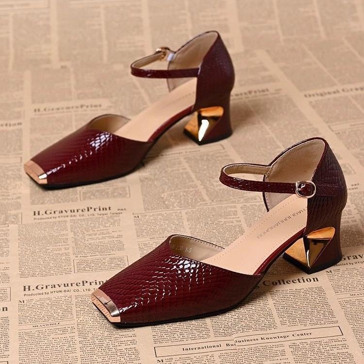 Metal iron head hollow sandals summer temperament square head thick heel versatile comfortable bag head women's shoes