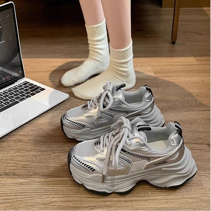 

Стиль кампус, легкая спортивная обувь, женская обувь, новые модели на толстой подошве, не устают весной и летом, удобные для ног, дышащая сетка 40 серебряный
