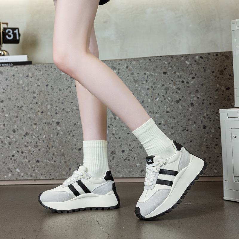 

2025 Spring Women s All-Match Non-Slip Sports Shoes - German Training Style with Thick Soles 39 бежевий