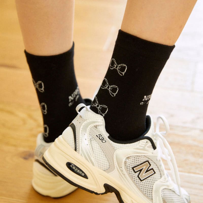 NMOO.OU S39_LOVELY RIBBON SOCKS_black