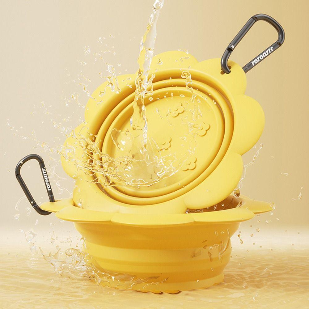 BPA Free Collapsible Dog Bowl Flower Shape Portable Pet Travel Feeder Easy To Clean with Carabiner Folding Silicone Dish