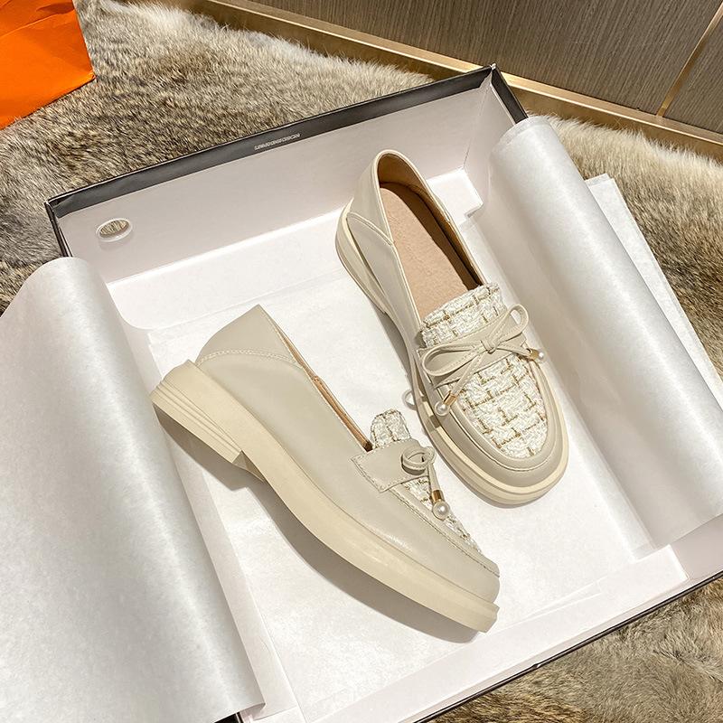 

Маленькие кожаные туфли женский стиль новые лоферы плоские с бантом одинарные туфли большой размер 41-43 32