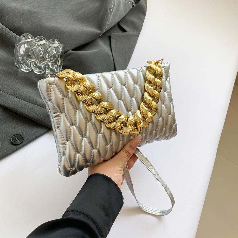 

French niche small square bag 2024 summer new fashion casual shoulder bag fashion retro commuter messenger bag срібний