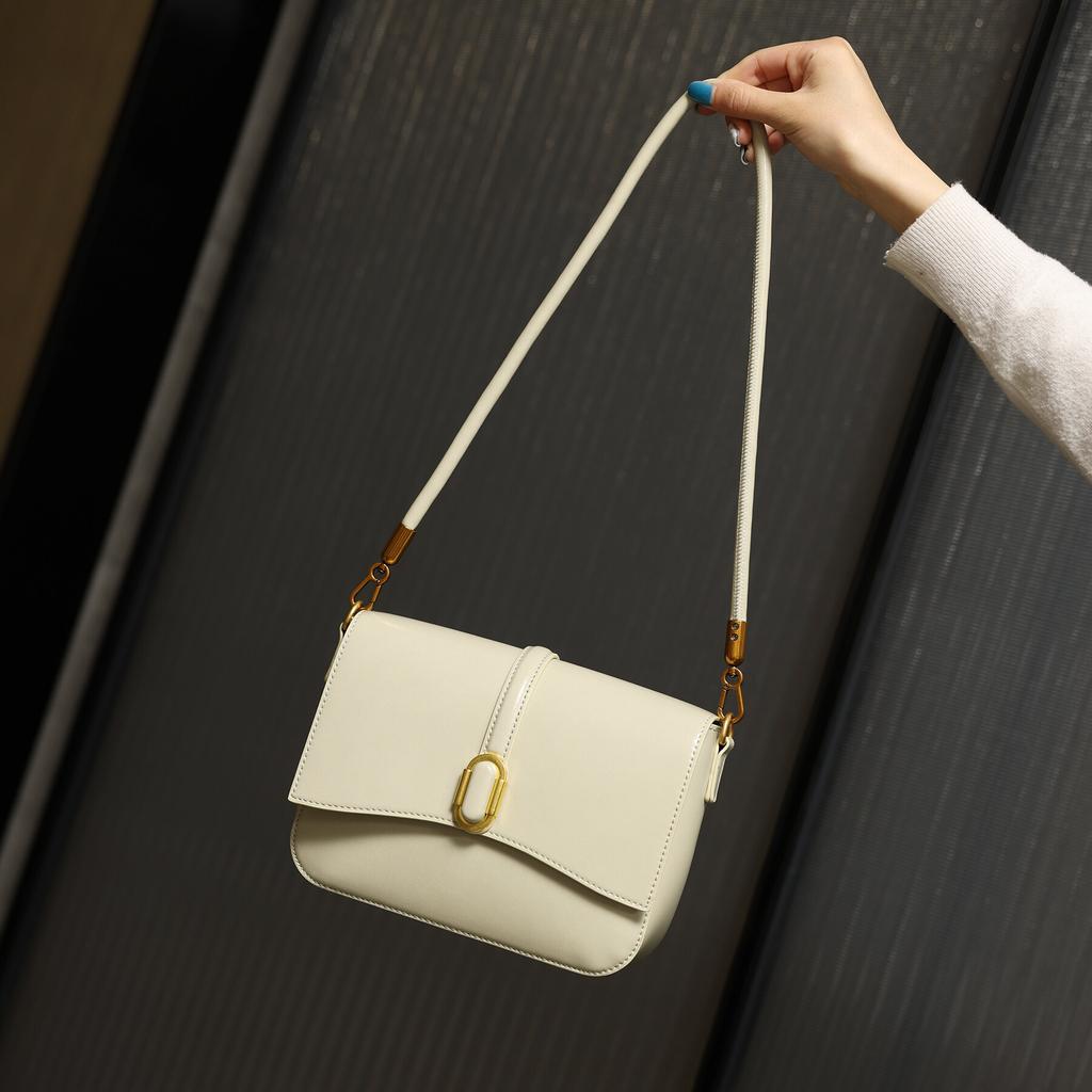 High-quality niche design bag 2025 new women's bag popular versatile crossbody bag single shoulder underarm small square bag