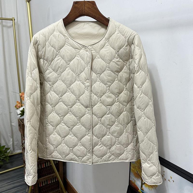 White duck down jacket women's short new models, light and fashionable in winter, simple and versatile, small liner