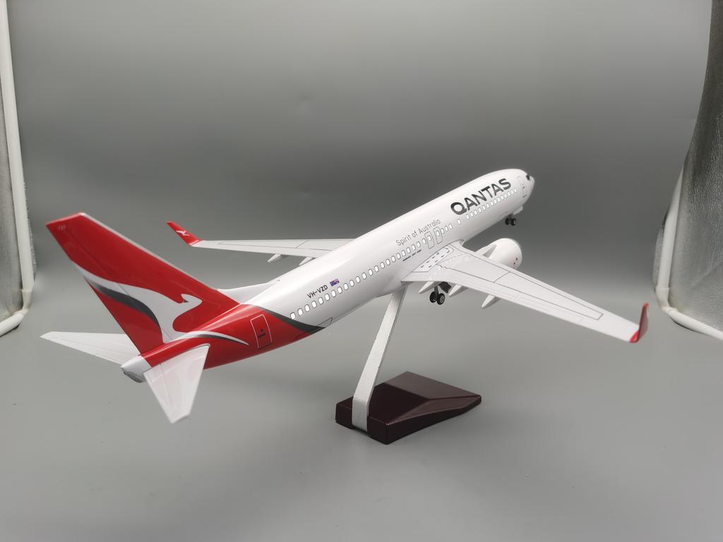 Scale 737 B737 47cm Australia Qantas Airlines Plane Model Resin Diecast Airplane Display Gifts Collection Aircraft Model Collect