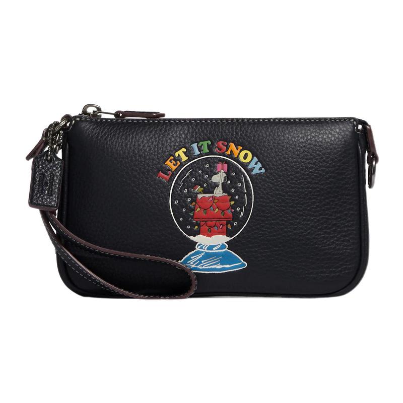 

COACH Peanuts Snoopy collaboration Nolita 19 Snoopy print zipper closure pebbled leather wrist bag clutch small women s navy blue синій