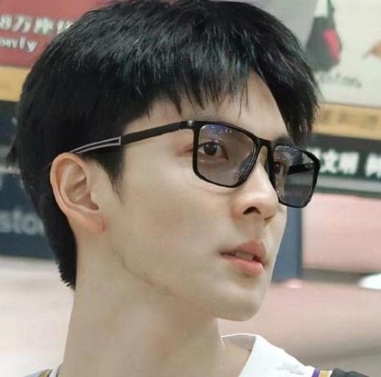 Blue Light Cutting Glasses Dimming Discoloration Computer Glasses Change To Sunglasses for PC Work When Going Out JIS Standard UV Protection