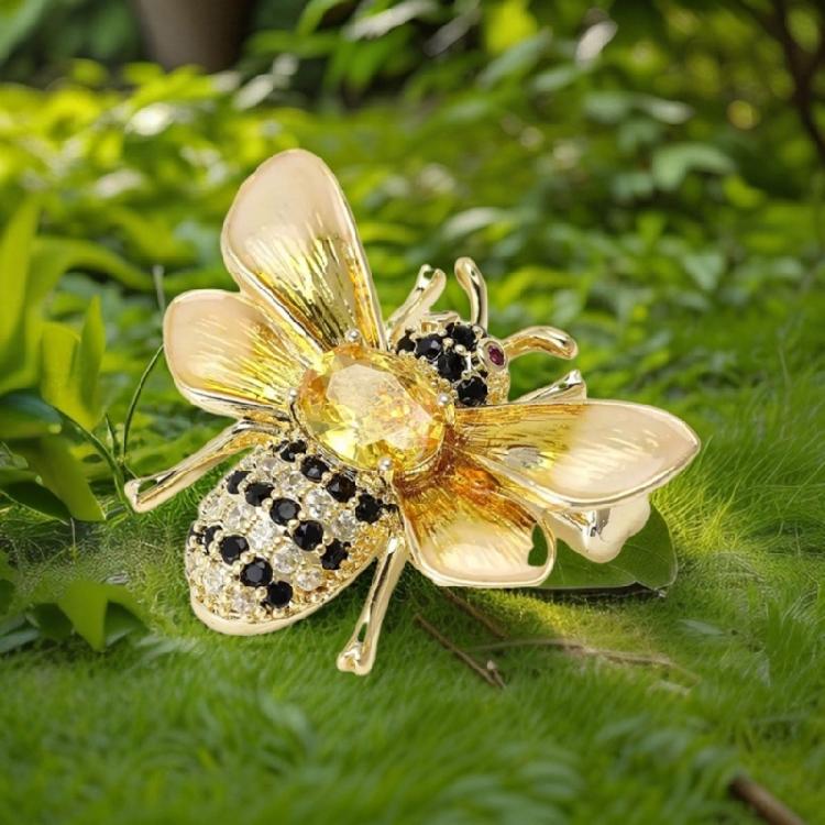 Sophisticated Metallic Bees Pin Featuring Lightweight Construction And Easy To Wear Bees Brooch Jewelry for Dates