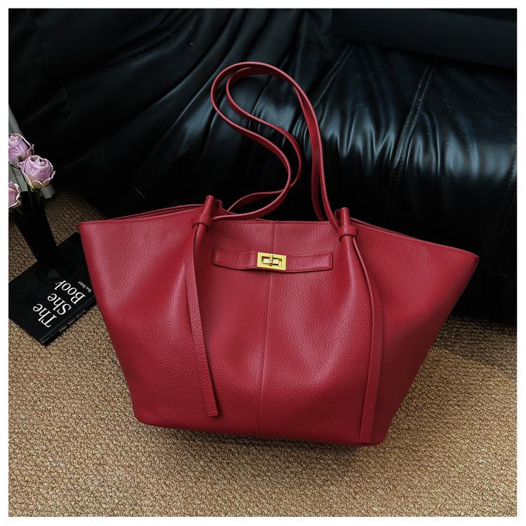 Cross Retro High-End Women's Versatile Tote, European-American Fashion, Large Capacity Shoulder Bag