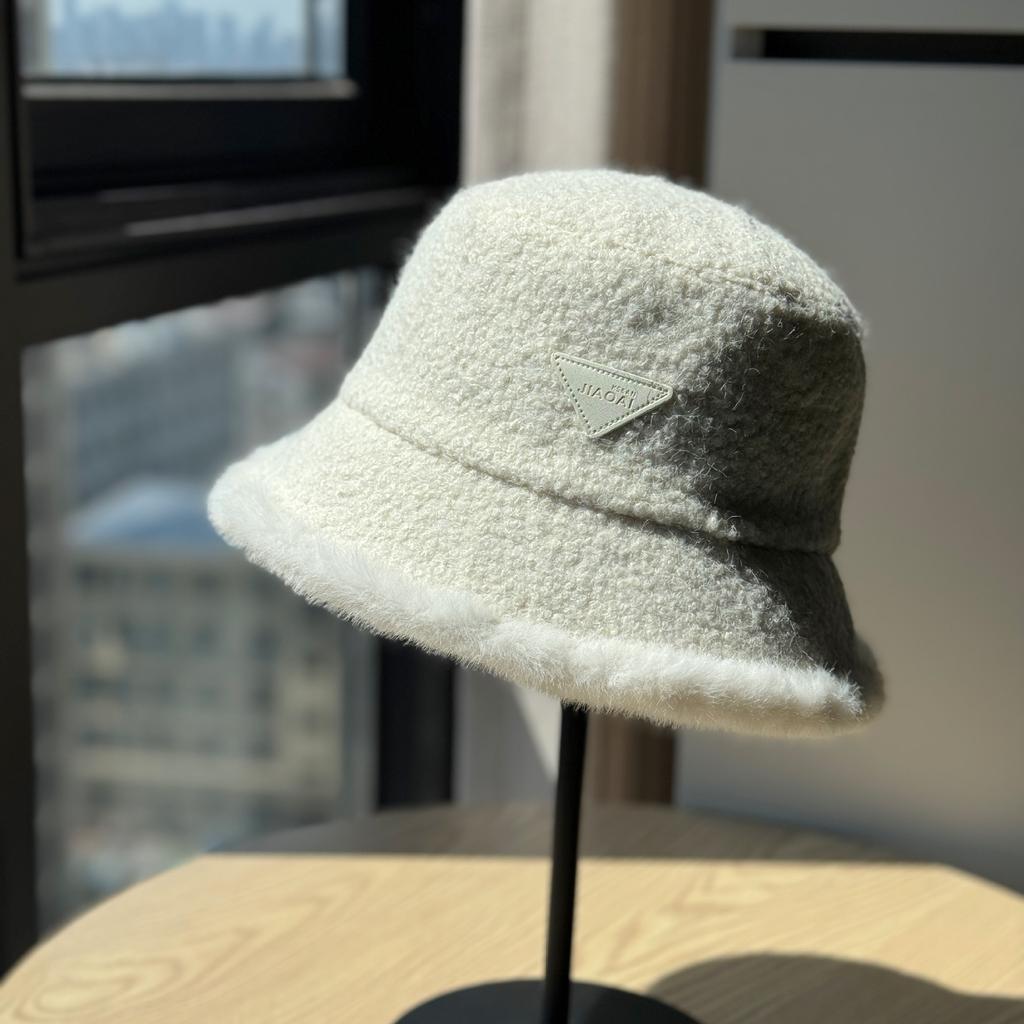 New Plush Fisherman Hat Triangle Mark Autumn and Winter Ins Versatile Warm Basin Hat Women's Lamb Velvet Ear Protection Bucket Hat
