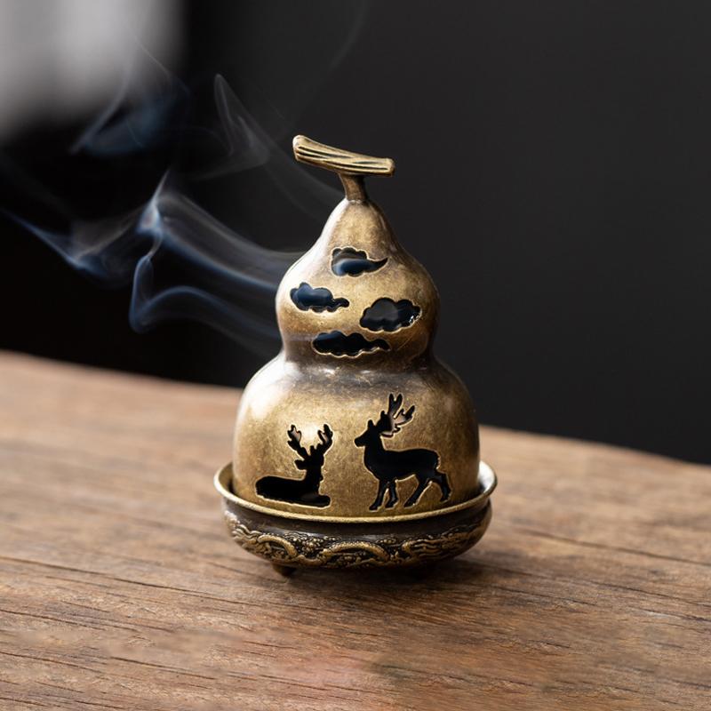 Mini Alloy Hollow Burner Vertical Incense Holder Home Office Desk Decoration Creative Portable Aromatherapy Burner gift for man