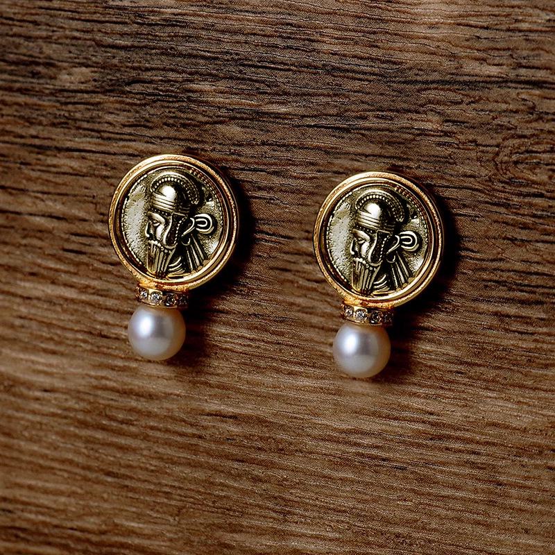 Elegant Coin Pearl Stud Earrings: Chic French Court Style for Women
