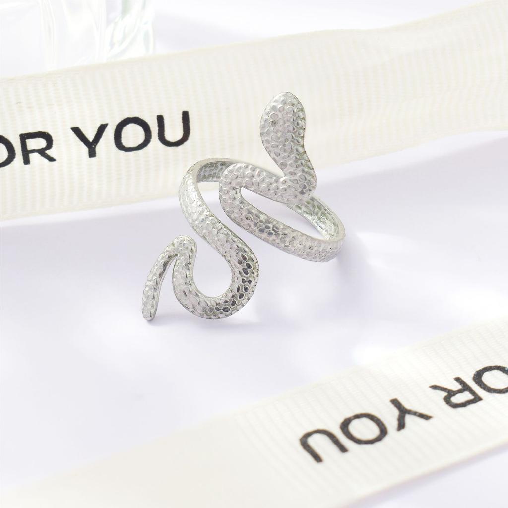 18K Gold-Plated Long Snake-Shaped Titanium Steel Ring Female, Hip-Hop Punk Style Opening Adjustable Ring