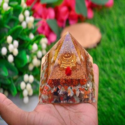 Shree Shri Yantra-Pyramide für Reichtum und Wohlstand, Heilung, Beseitigung von Negativität, positive Energie, Vaastu und Feng Shui-Stein