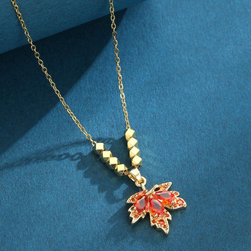 Elegant Red Maple Leaf Pendant Necklace For Women Stylish 2024 Fashion Accessory
