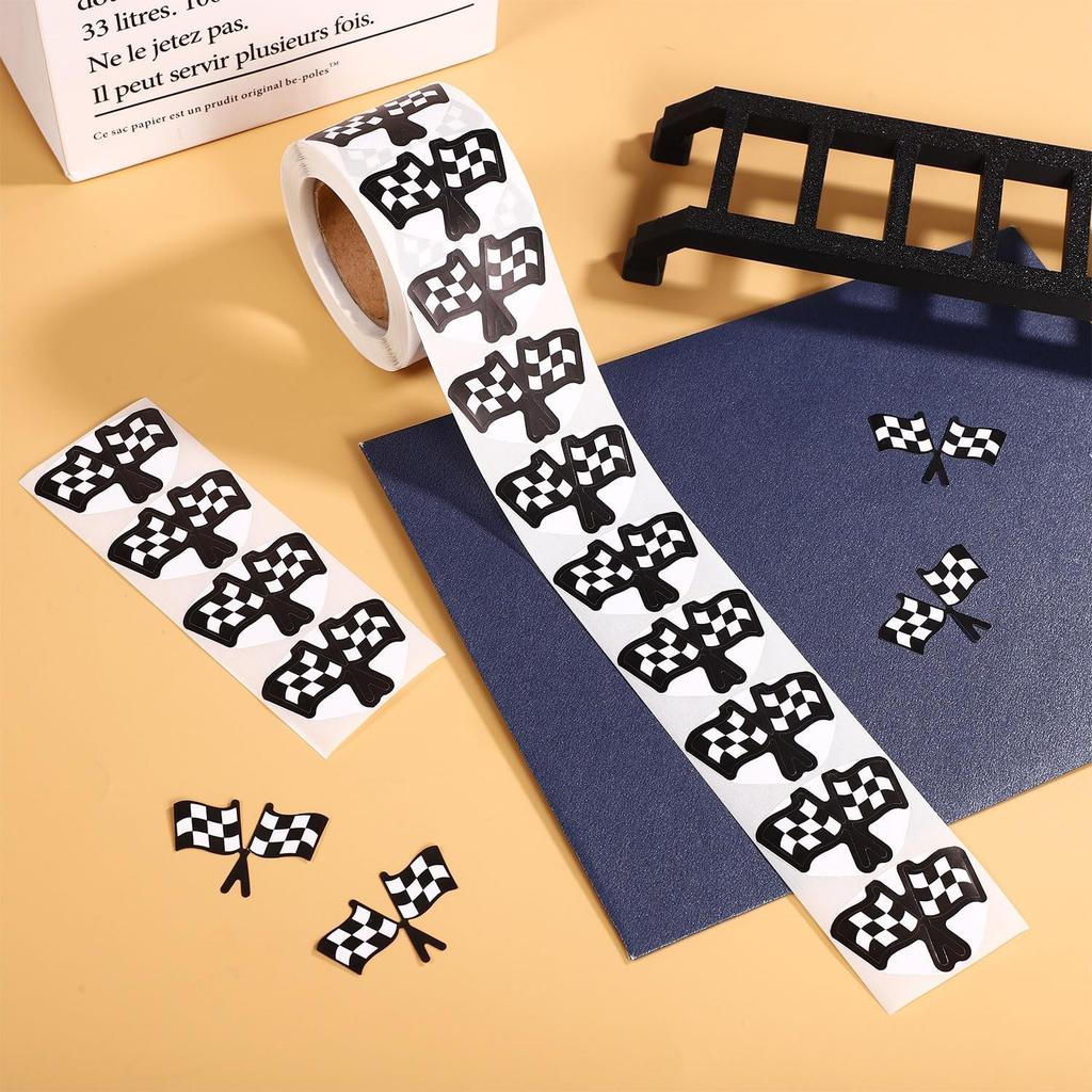 500Pcs Checkered Flags Sticker, Coated Paper Self Adhesive Checkered Stickers 1.5X0.94In Black White Checkered Flag Stickers Racing Checkered Flag