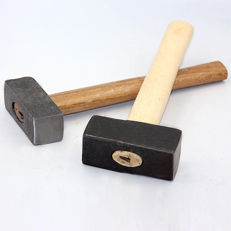 Marteau de maçon en fer forgé avec tête carrée