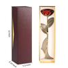 24 Karat vergoldete Rose mit langem Stiel in einer Geschenkbox mit durchsichtigem Deckel. Rote Rosen für sie.