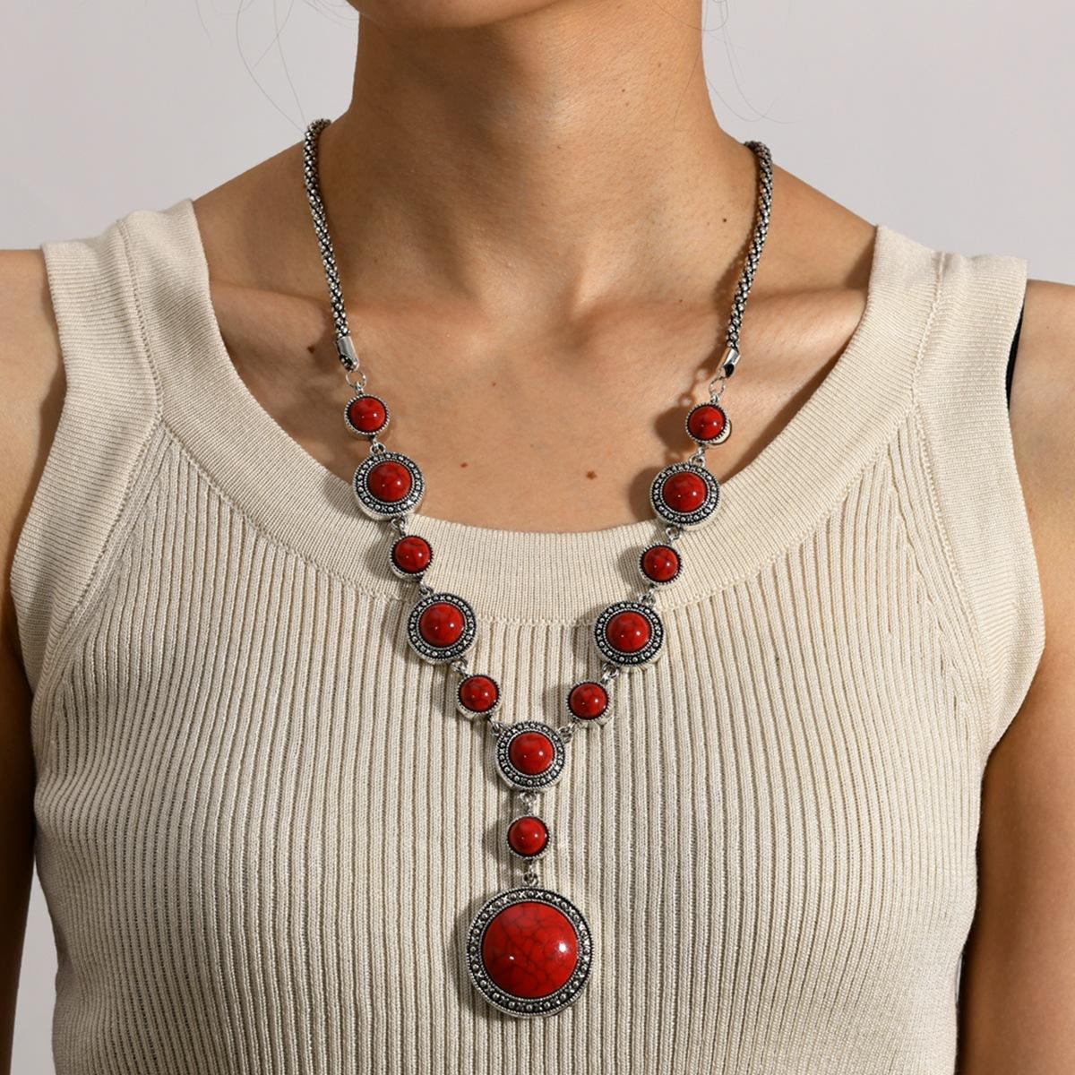 

Длинное ожерелье из искусственной бирюзы в стиле ретро, этнический стиль, преувеличенный темперамент, цепочка для свитера, универсальное повседневное декоративное ожерелье для женщин красный